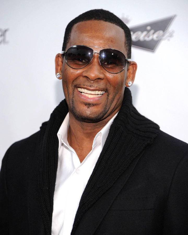 “R. Kelly” está comprometido, ¡con una supuesta víctima!