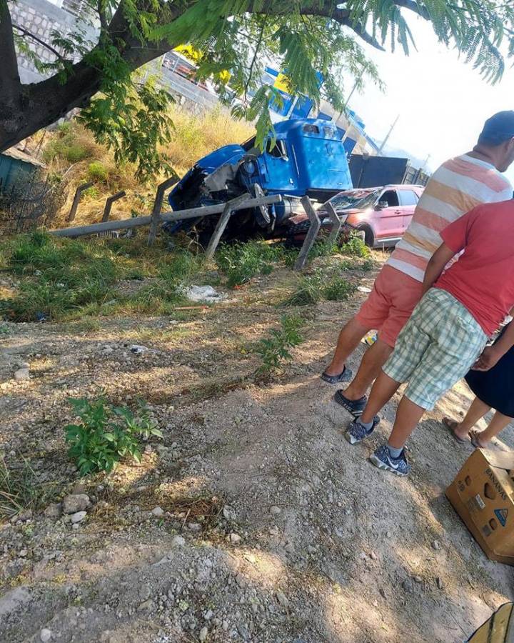 El camión se habría quedado sin frenos.