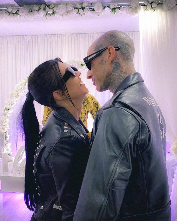 Kourney Kardashian y Travis Barker.