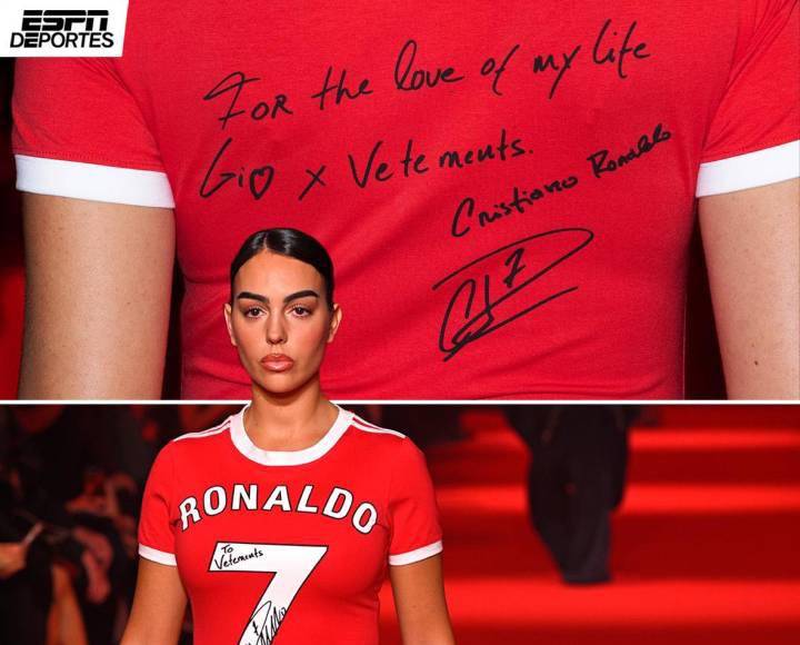 La bella influencer optó por inspirarse en el Manchester United, club en el que Cristiano jugó desde 2003 hasta 2009 para luego regresar en 2021. Asimismo, en la parte de atrás se veía un emotivo mensaje de Cristiano.