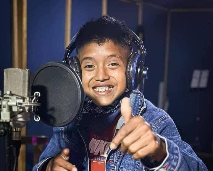 Su nombre real era Jorge Sebastián Pop Chocoj y con tan solo 18 años logró alcanzar la fama mundial entre burlas y polémicas.