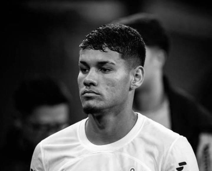 De acuerdo con la versión del jugador, la joven comenzó a presentar un sangrado en sus partes íntimas y posteriormente un paro cardíaco