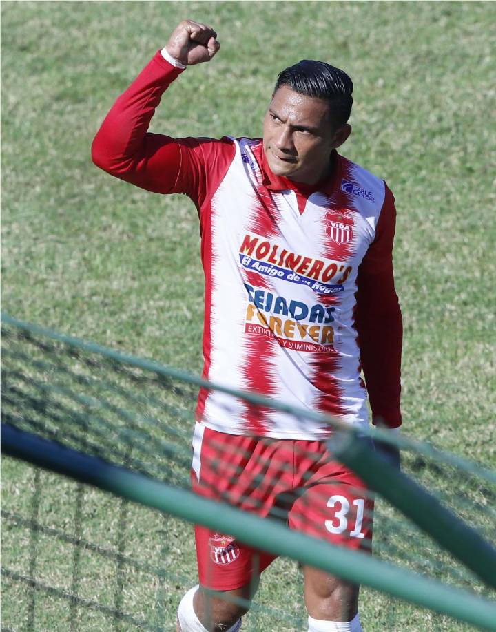 Carlos Sánchez ya rescindió su contrato con el Vida de La Ceiba. El lateral izquierdo es ahora agente libre y según se conoció podría llegar al Olimpia que busca un jugador en ese puesto.