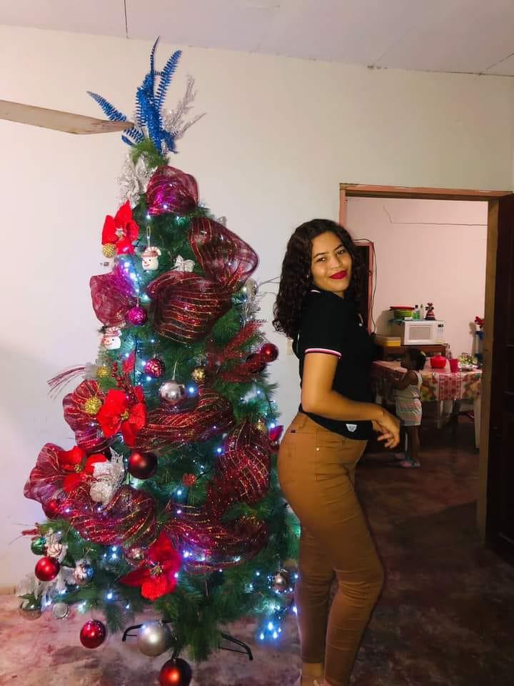 Eymi estaba tranquila en casa y un sujeto llegó a apuñalarla en Yoro