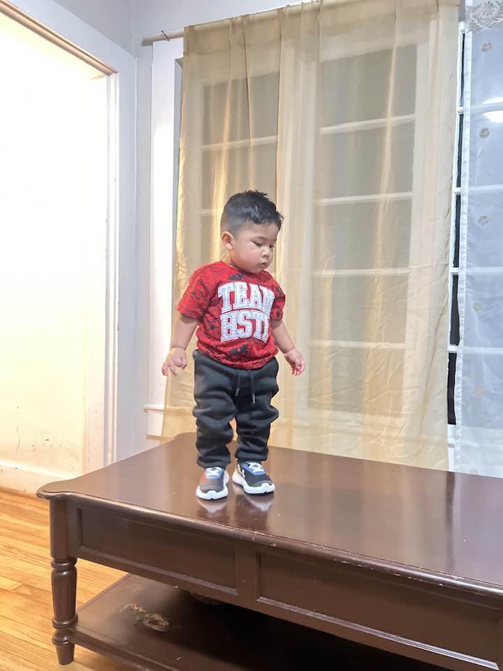 Hondureño y su hijo mueren atropellados en Alabama; el niño se salió de la casa