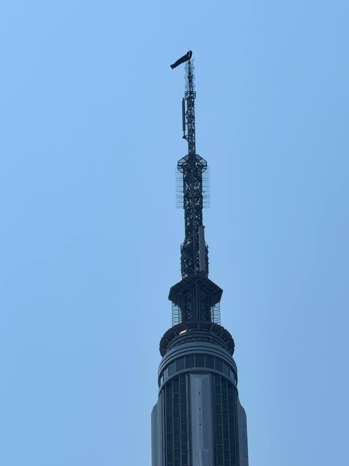 Escalaron el Empire State, se comprometieron en la cima y terminaron detenidos