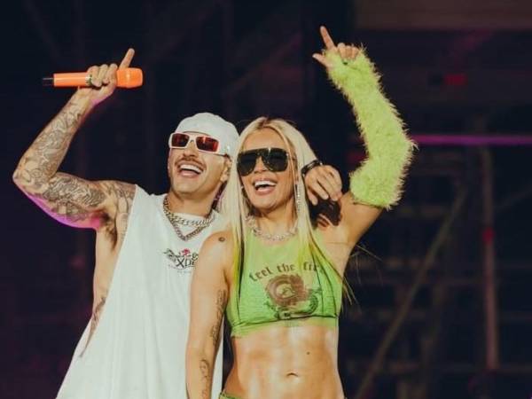 Este fin de semana, ‘La Bichota’ compartió el escenario al lado de su novio, <b>Feid</b>, quien meses atrás mostró su amor por ella en Coachella. El que la cantante subiera al escenario causó un enorme revuelo. Lo ocurrido fue en Medellín, Colombia, donde el artista de urbano llevó su gira ‘Ferxxocalipsis’, ofreciendo tres fechas. En cada concierto tuvo invitados especiales, sus colegas <b>J Balvin</b> y <b>Ryan Castro</b> lo acompañaron.