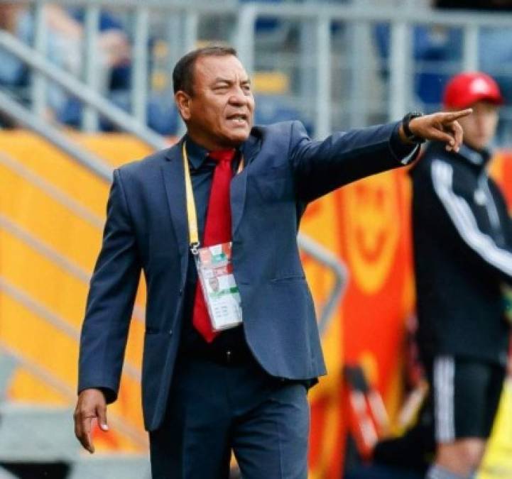 El entrenador hondureño Carlos Tábora no seguirá trabajando con la Fenafuth luego del fracaso de la Selección Sub-20 de Honduras en el Mundial de Polonia.