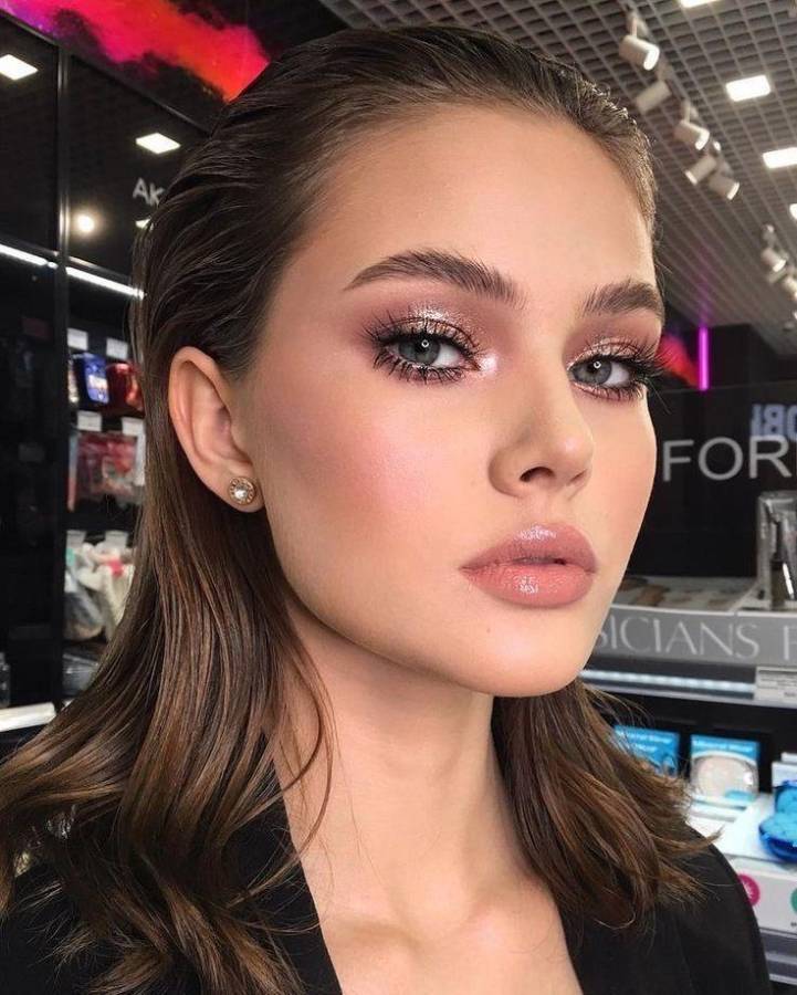 Maquillajes “glam” y naturales para las fiestas de graduación