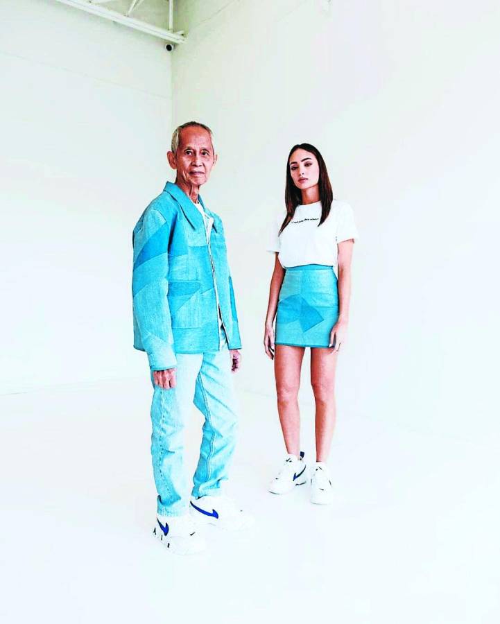 R’Bonney Gabriel tiene una marca de ropa ecológica llamada R’Bonney Nola creado con el apoyo e inspiración en su padre, con él en la foto.