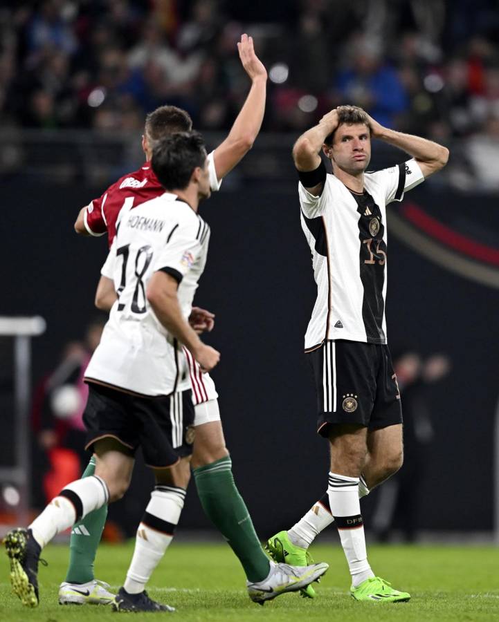 Thomas Müller se lamenta tras una ocasión fallada de Alemania en el partido.