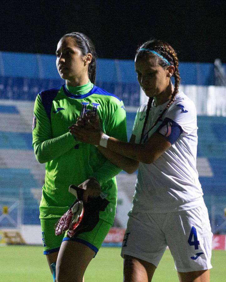 Madelinne Nieto y Bárbara Murillo, ambas jugadoras de la Selección Femenina de Honduras.