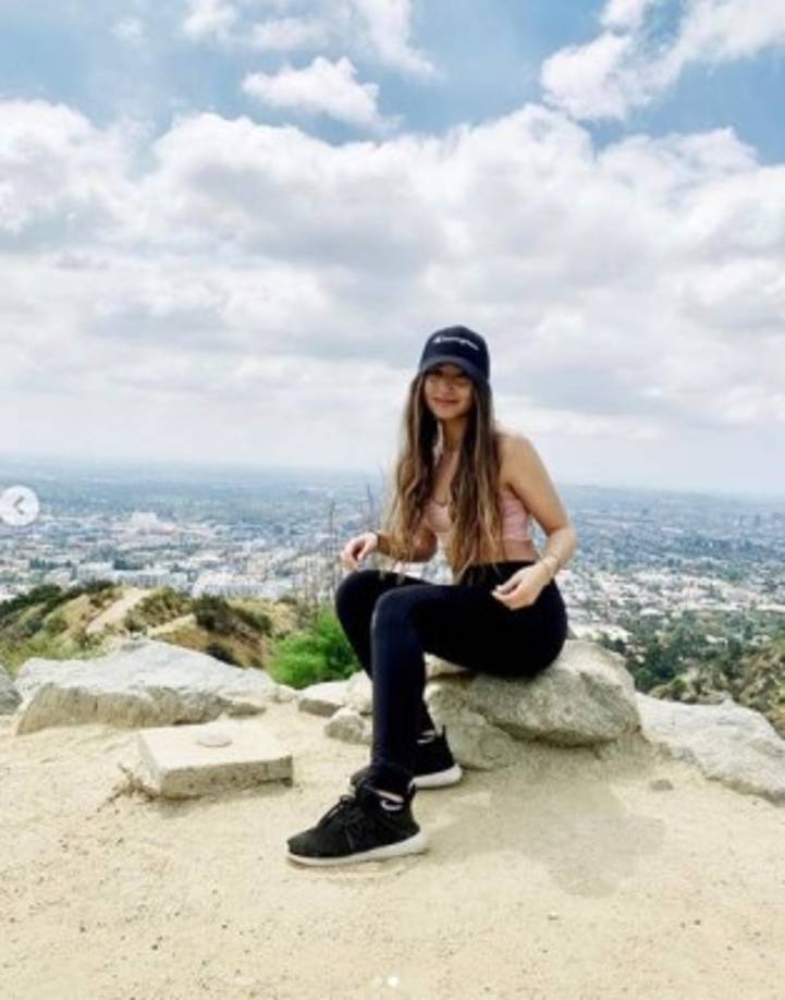 Valentina es muy unida a su papá, y en varias ocasiones se les ha visto conviviendo. Cada día que pasa, su parecido físico con su padre es más evidente.<br/><br/>