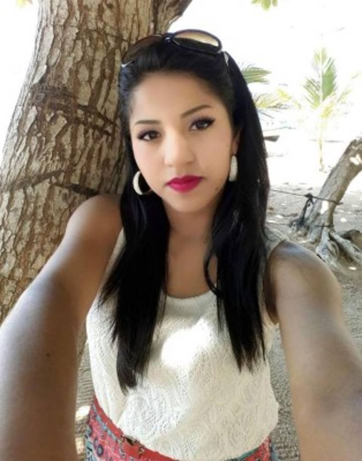 La guapa policía muestra toda su belleza en las redes sociales cuando no está usando su uniforme.