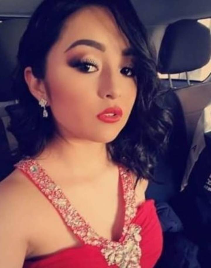 'Los policías sabían perfectamente quién era yo, en español me dijeron que si yo era la mexicana de los quince años, y pues yo decía que sí y que solo iba a una fiesta', dijo Rubí a Univisión al recordar que hace un año fue cuando la encerraron en un 'cuartito' para hacerle muchas preguntas que ella no entendía.<br/><br/>