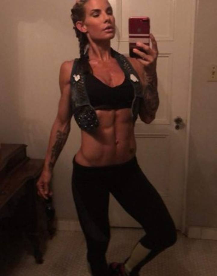 Actualmente no está claro cómo murió la entrenadora de celebridades, el Daily News dijo que el médico forense del condado de Los Ángeles programó un informe de autopsia y toxicología para determinar la causa de muerte.<br/>