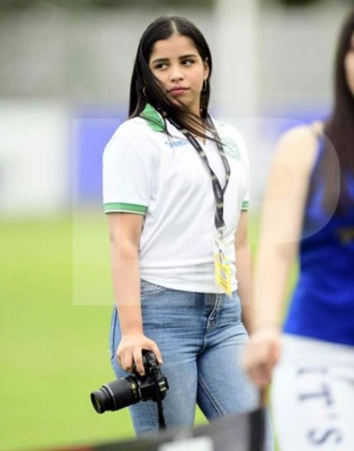 La bella Karen Gissell es fotógrafa en el Marathón y estuvo en el campo.