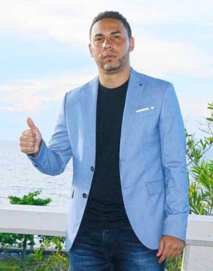 Derick Hulse: Exjugador jugador hondureño de Platense, Marathón, Victoria y del Shanghai Shenhua de Chinam de China, se alejó de las fiestas y las drogas para tomar el camino de Dios. <br/>