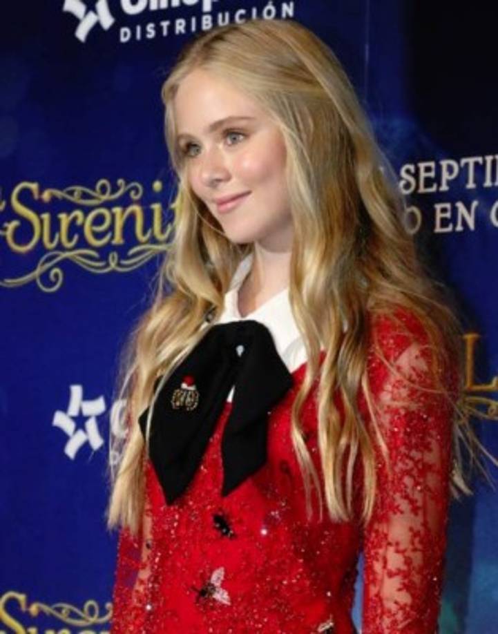 La joven actualmente vive y estudia en México, pero afirma que le gustaría dirigir su carrera tanto en ese país, como en Estados Unidos.