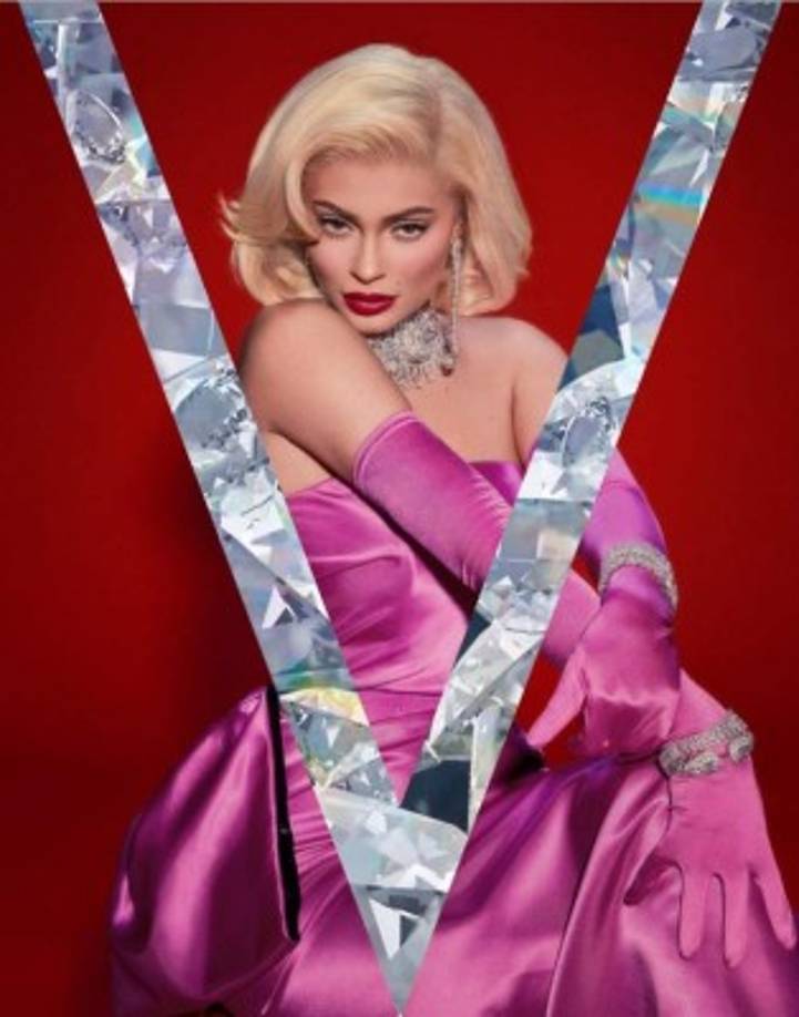 Kylie también aprovechó la temporada para disfrazarse como Madonna en famoso video 'Material Girl'.