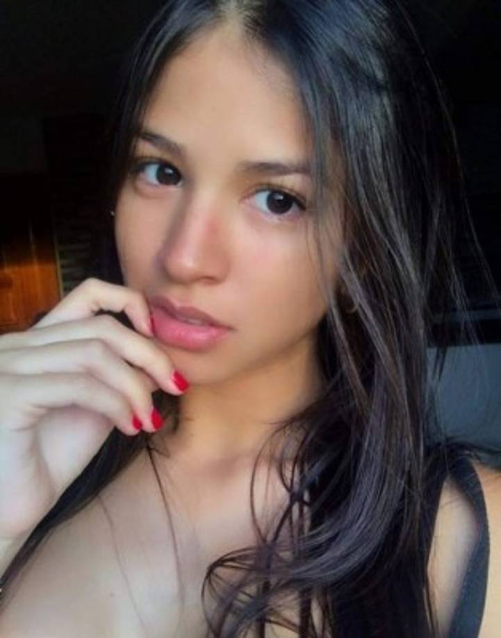 Gemeli Esmeralda suele postear fotografías extremadamente sensuales.