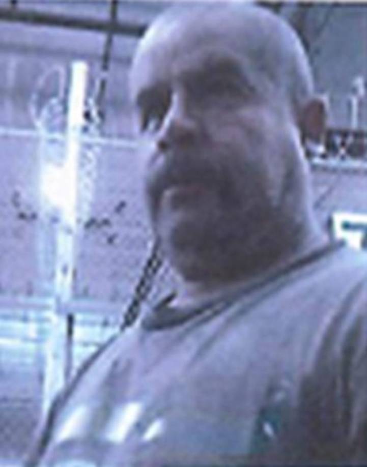 Nombre: José Isidro Gutiérrez Marez<br/>Alias: Pelón<br/>Fecha de nacimiento: 1 de enero de 1961<br/>Lugar de origen: Guatemala<br/>Buscado por albergar extranjeros para obtener ganancias financieras<br/><br/>Anselmo Mundo-Salgado, también conocido como Gordo, y José Isidro Gutiérrez-Marez, también conocido como Pelón, fueron acusados el 9 de octubre de 2012, por albergar a extranjeros con el propósito de obtener ganancias financieras privadas. Mundo-Salgado fue arrestado y entregado al Servicio de Alguaciles de los Estados Unidos. Gutiérrez-Marez huyó a Texas y se cree que vive en México.