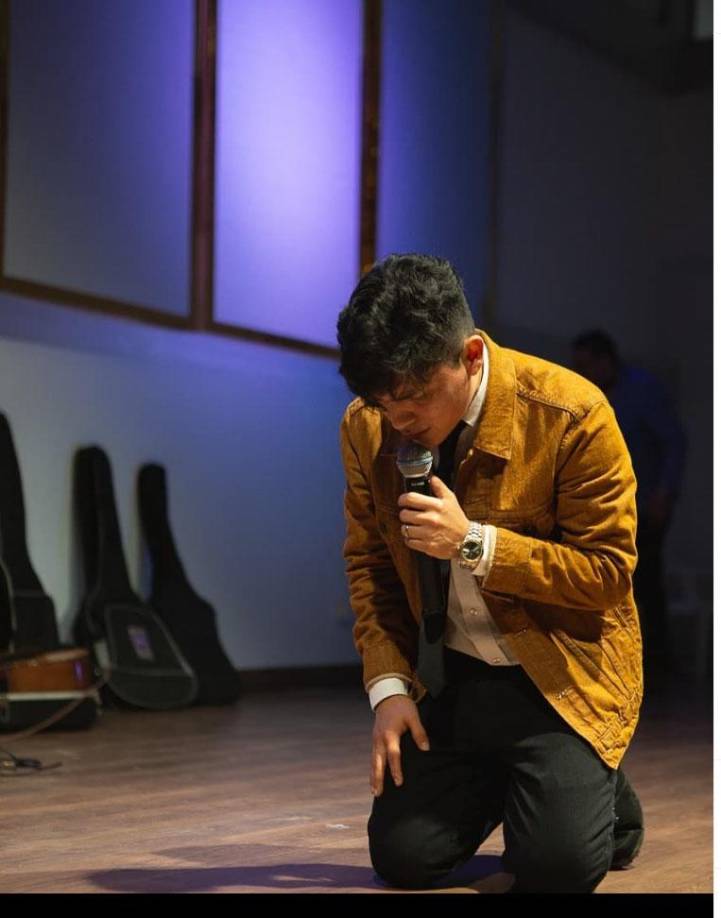 “Así que no temas, porque yo estoy contigo; no te angusties, porque yo soy tu Dios.Te fortaleceré y te ayudaré; te sostendré con mi diestra victoriosa”. Fue uno de sus últimos mensajes en Instagram.