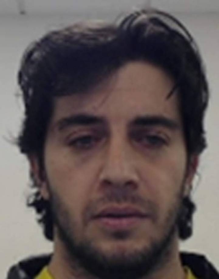 Nombre: Emrah Gocekli<br/>Alias: Shawn Thomas o Vandoff<br/>Fecha de nacimiento: 14 de junio de 1987<br/>Lugar de origen: Turkía<br/>Buscado para su deportación por fugarse cuando estaba bajo custodia de ICE en diciembre de 2018. Ya fue condenado por robo.<br/>Fue visto por última vez en Irvine, California.