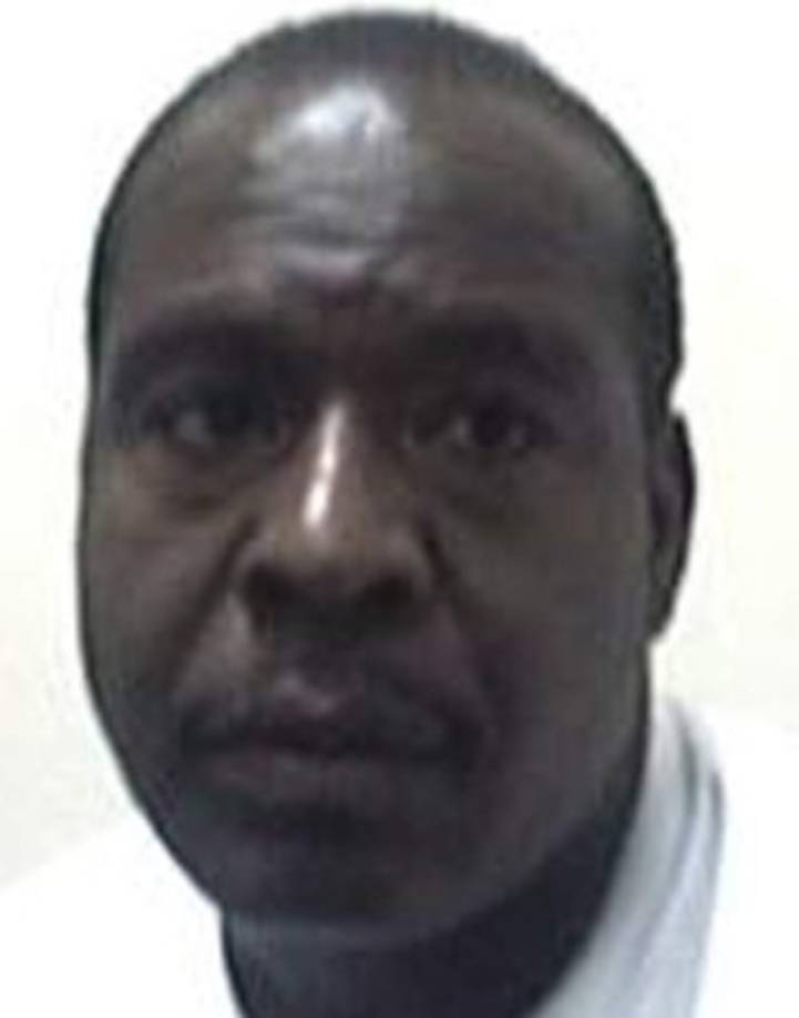 Nombre: Santos Moreira<br/>Alias: No tiene<br/>Fecha de nacimiento: 5 de febrero de 1972<br/>Lugar de origen: Belice<br/>Buscado para su deportación por cometer varios delitos como homicidio (ya condenado), asalto a mano armada, y posesión y compra de cocaína.<br/><br/>Fue visto por última vez en Los Ángeles, California.