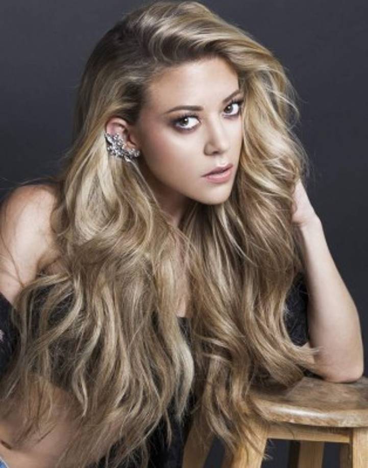 La talentosa actriz también causó revuelo en las redes sociales por su delgadez, sin embargo, ella aclaró que se está poniendo en forma para interpretar el personaje de Mónica Robles.