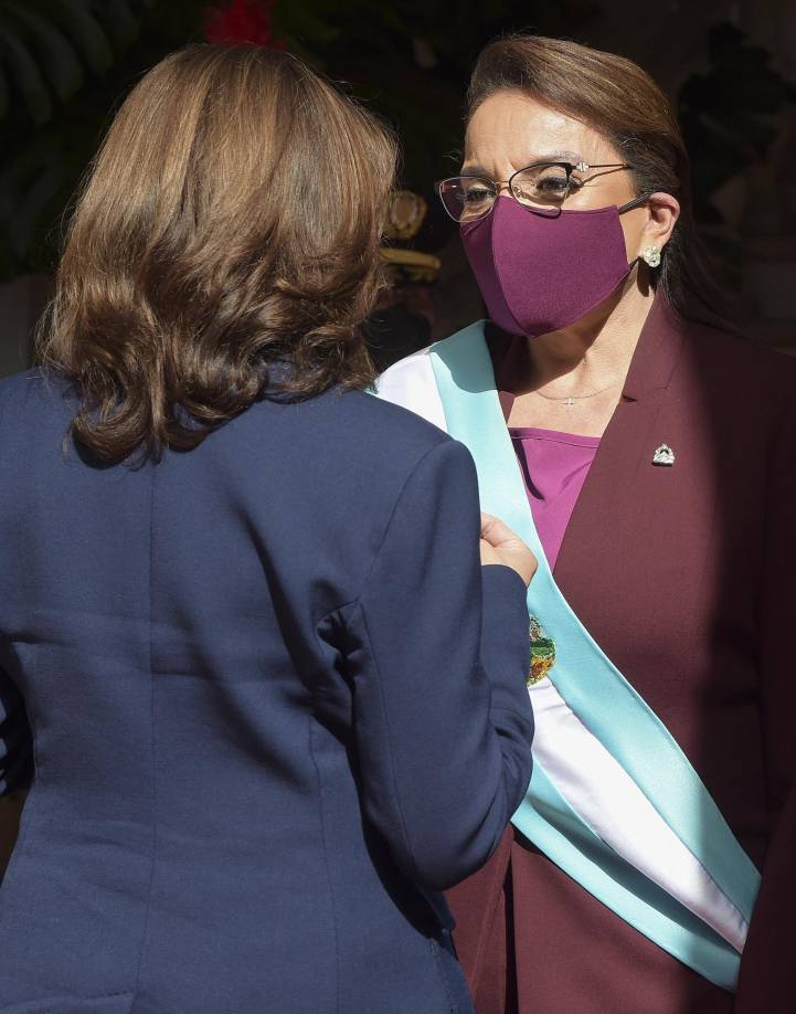 “Agradezco su visita al país y la disposición de los EE.UU. de apoyar a nuestro Gobierno en asuntos prioritarios para nuestro pueblo”, subraya el mensaje de la mandataria, quien con Harris abrió su agenda en asuntos de política exterior, poco tiempo después de haber asumido el poder.