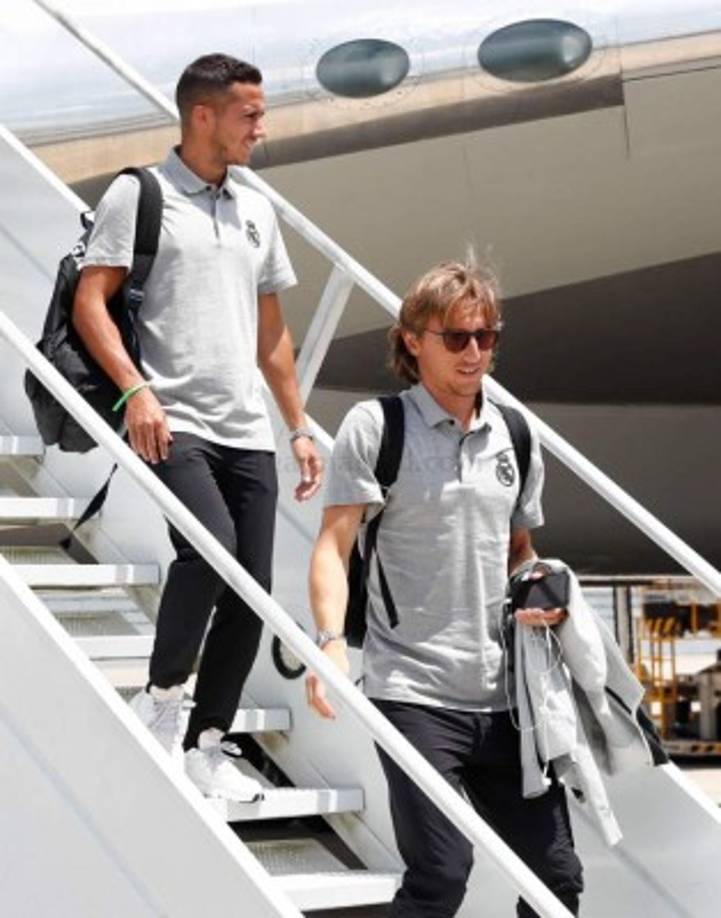 Lucas Vásquez y Luka Módric llegaron muy sonrientes a Houston.
