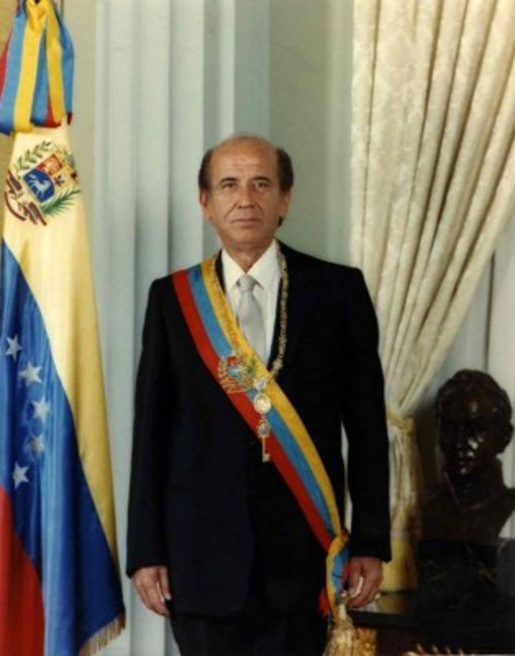El expresidente venezolano Carlos Andrés Pérez, acusado de malversación y enriquecimiento ilícito, fue cesado en mayo de 1993, y su destitución, confirmada por el Congreso el 31 de agosto siguiente.