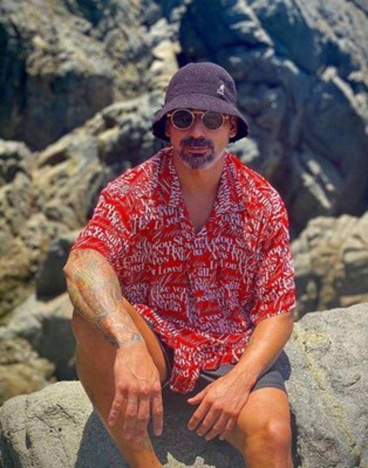 Lavezzi se encuentra pasando la cuarentena en la isla caribeña de San Bartolomé junto a la modelo y actriz brasileña Natalia Borges.
