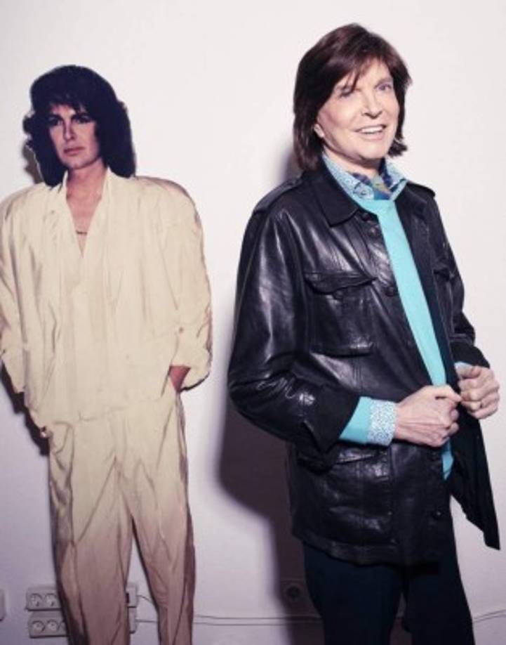 En 2008 hizo pública su intención de retirarse de los escenarios, dando inicio a una 'Gira del adiós' que se prolongó durante tres años.