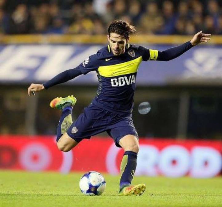 Boca Juniors, Real Madrid, Roma, Valencia y Vélez, fueron los clubes en los que militó Fernando Gago como jugador.
