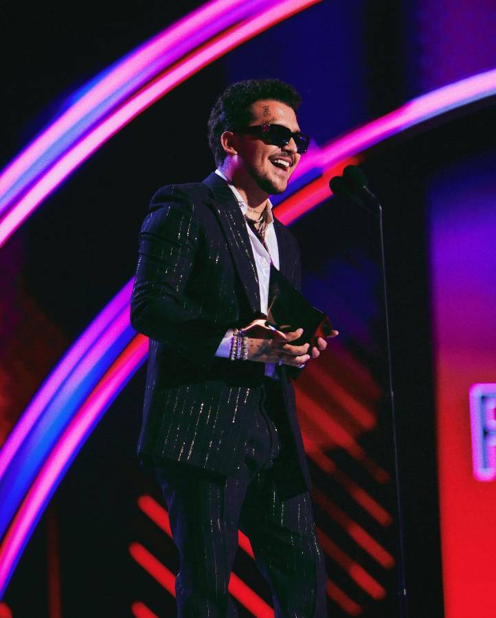 Christian Nodal canta este viernes en San Pedro Sula