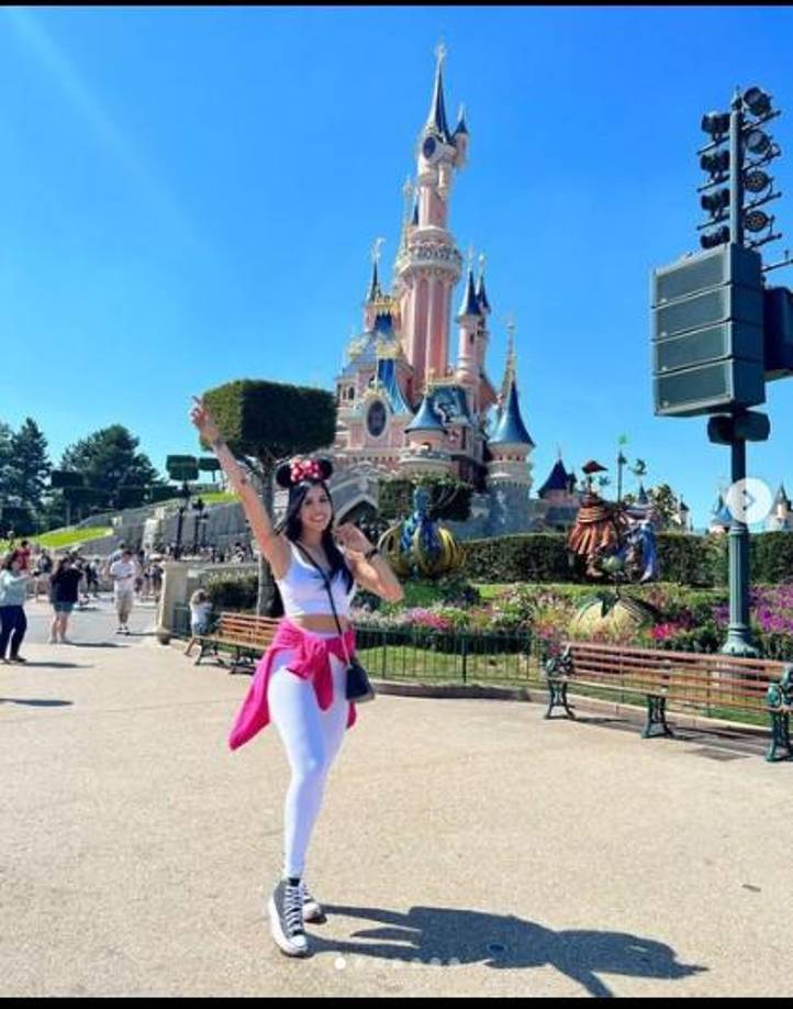  Iban por la Perimetral cuando supuestamente hombres en moto se colocaron junto al auto de Dulce Narcisa y le dispararon cuatro veces.