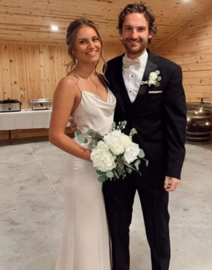 Y agregaron: “A los Panthers nos gustaría enviar nuestros pensamientos y condolencias a la familia de Adam, a su pareja y a todos sus amigos en este momento extremadamente difícil”.