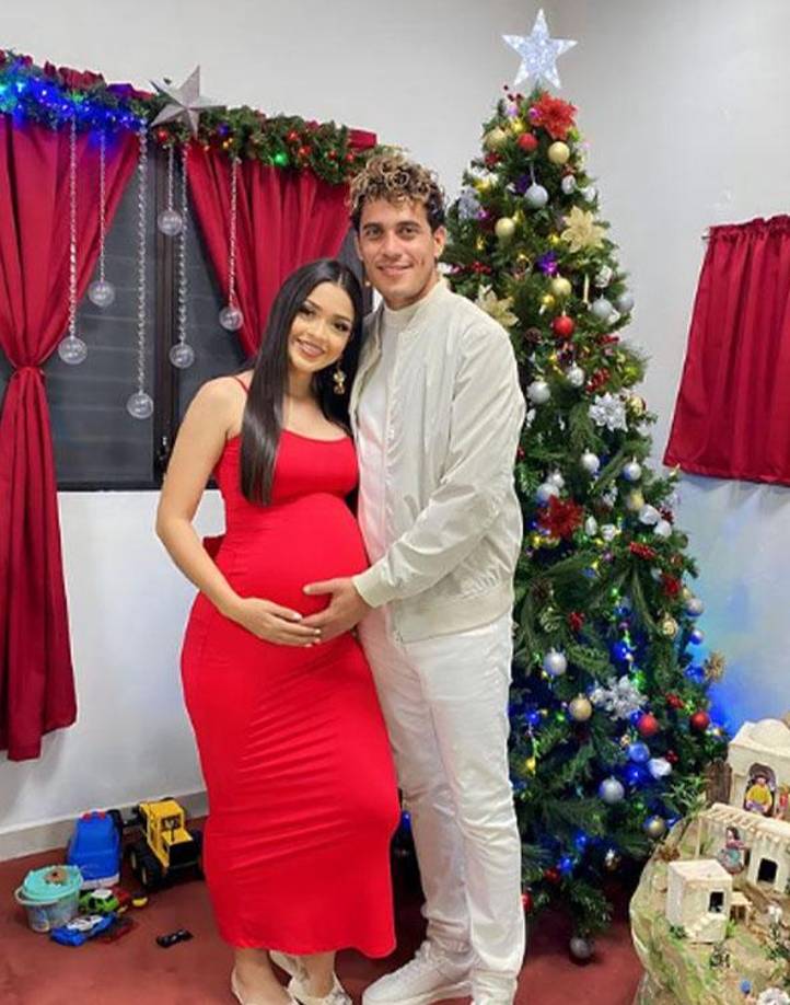 Andrea compartió la noticia que dará a luz a un hermoso bebé. 