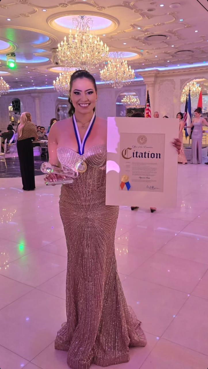 Alejandra Rubio recibe prestigioso premio en Nueva York, USA