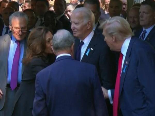 Trump y Kamala se saludaron cordialmente durante un acto en Nueva York.