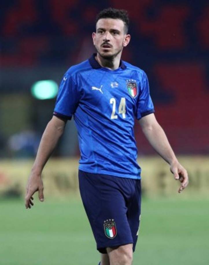 A falta del anuncio oficial, todo parece indicar que Alessandro Florenzi jugará con el AC Milan, según Tuttomercato. El jugador, campeón de la Eurocopa, llega cedido por parte de la Roma a cambio de 1 millón de euros con una opción de compra de 4,5 millones.