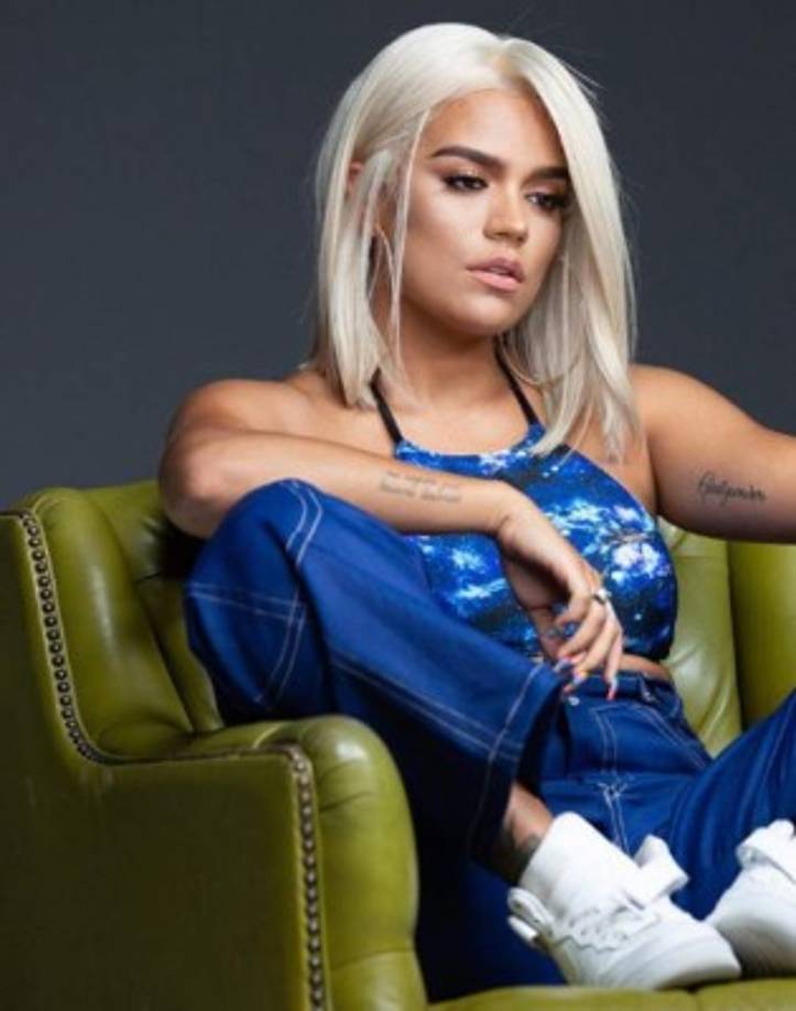 Karol G tiene un único éxito número uno, Mi Cama con la canción que logró el top de los conteos latinos. <br/><br/>La colombiana tiene más de 9 millones de suscriptores en YouTube, Las canciones 'Ahora me llama' y 'Culpables' acumulan más de 700 millones de reproducciones cada una.