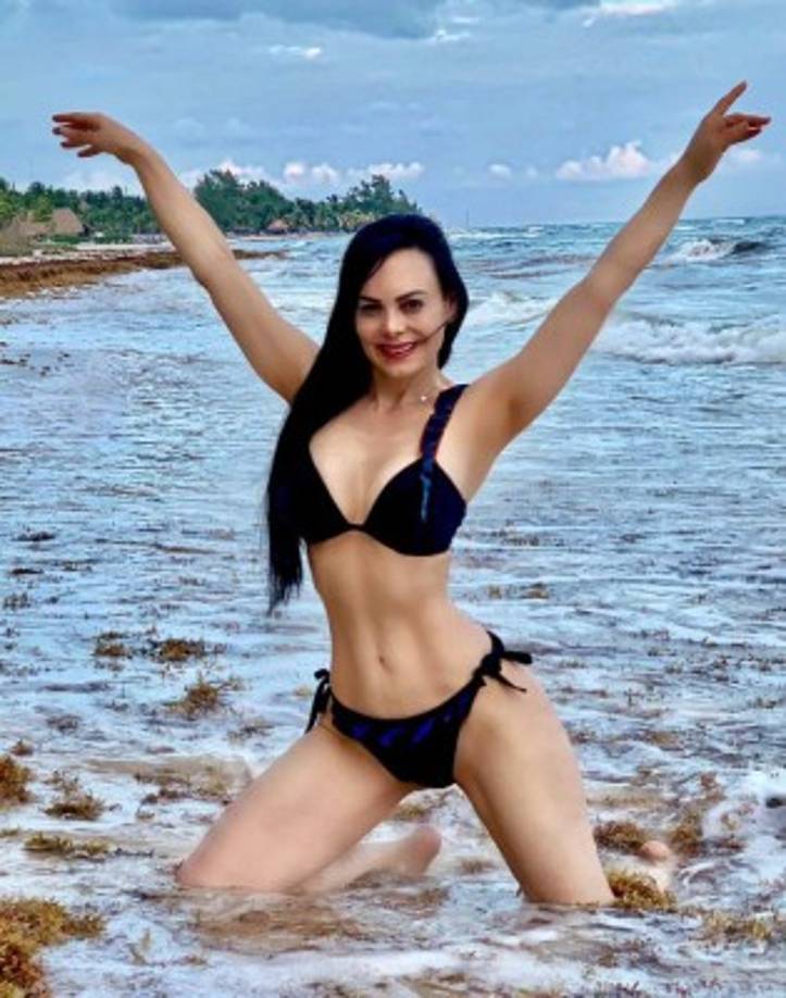 A sus 62 años, la actriz todavía roba suspiros de sus seguidores. Y luce una figura espectacular sin nada que envidiar a una jovencita.