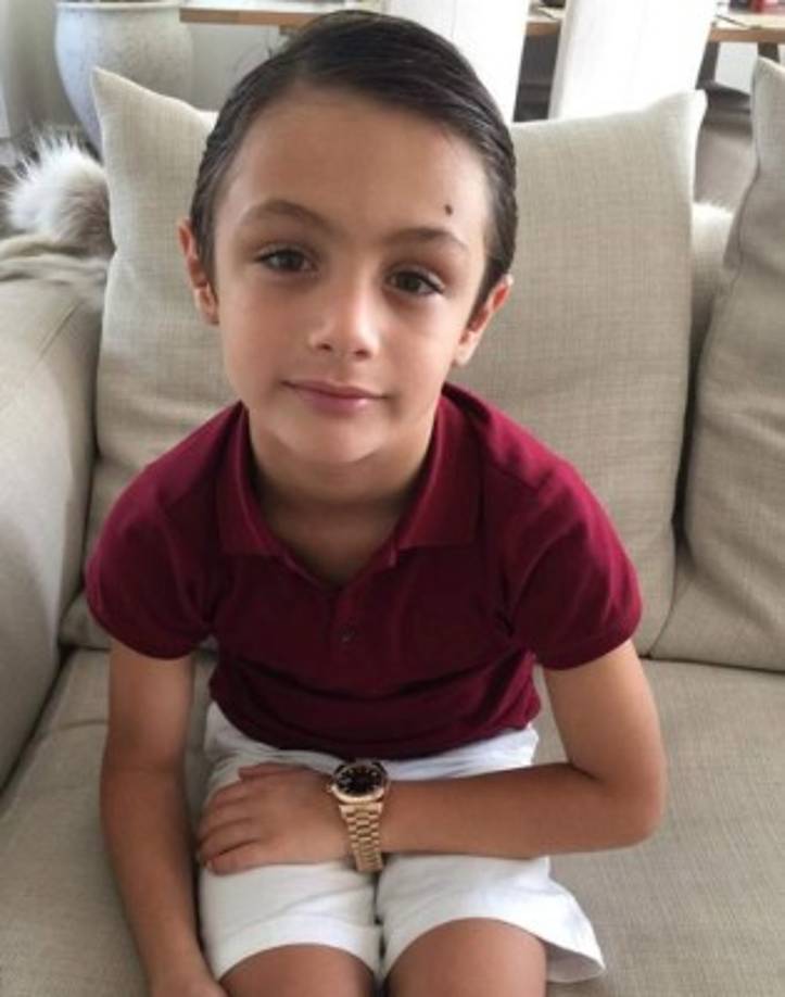 Sobre Remy, su segundo niño, dijo: “Mi hijo descarado. Te quiero mucho y no puedo esperar para verte de nuevo”.