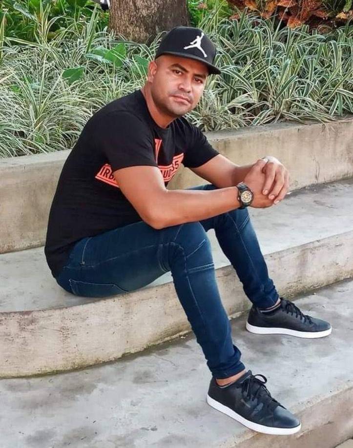 Hipótesis de su muerte, arrojan que el conductor que llevaba el vehículo donde viajaba “Arete” sufrió un microsueño y chocó contra la parte trasera de un camión de carga que iba en su mismo carril.