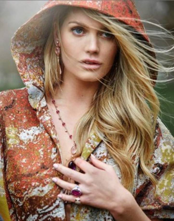 Kitty es la sobrina de la fallecida Diana de Gales, su padre es Charles Spencer es el tío materno de los príncipes William y Harry.