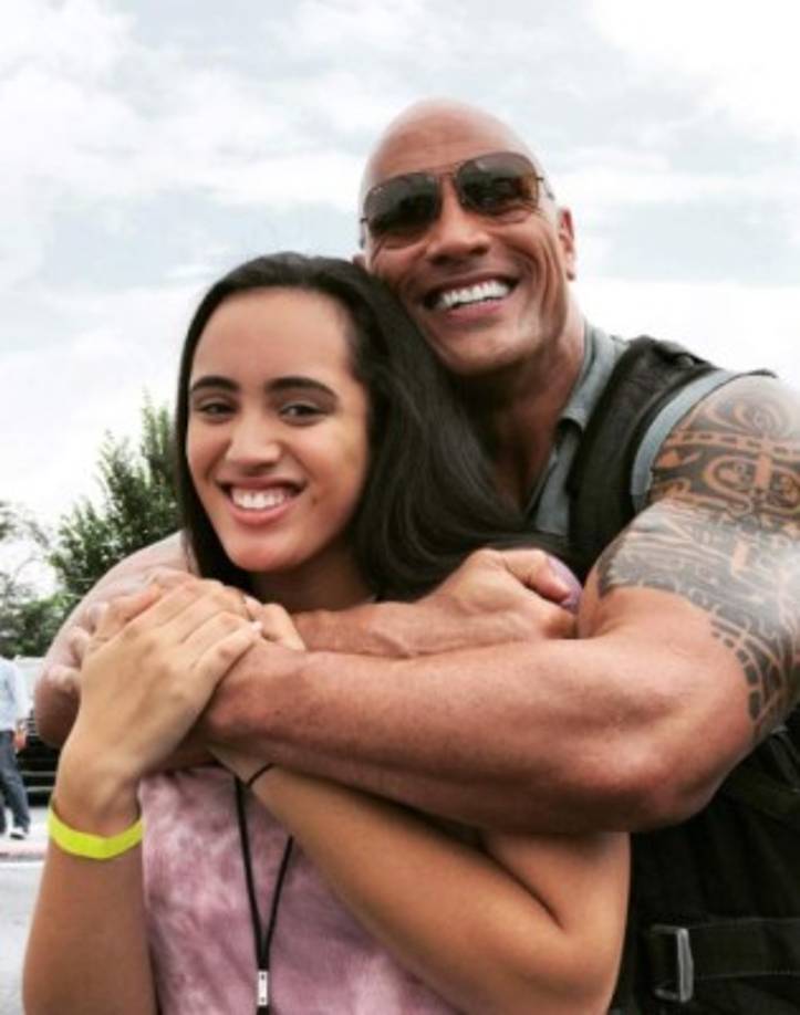Dwayne Johnson publicó recientemente una foto con su primera hija Simone para celebrar el día del padre.