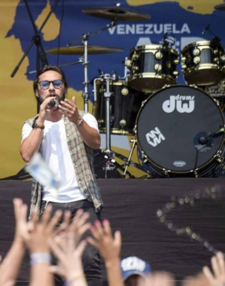 El cantautor argentino Diego Torres llevó alegría con su canción 'Color Esperanza'.